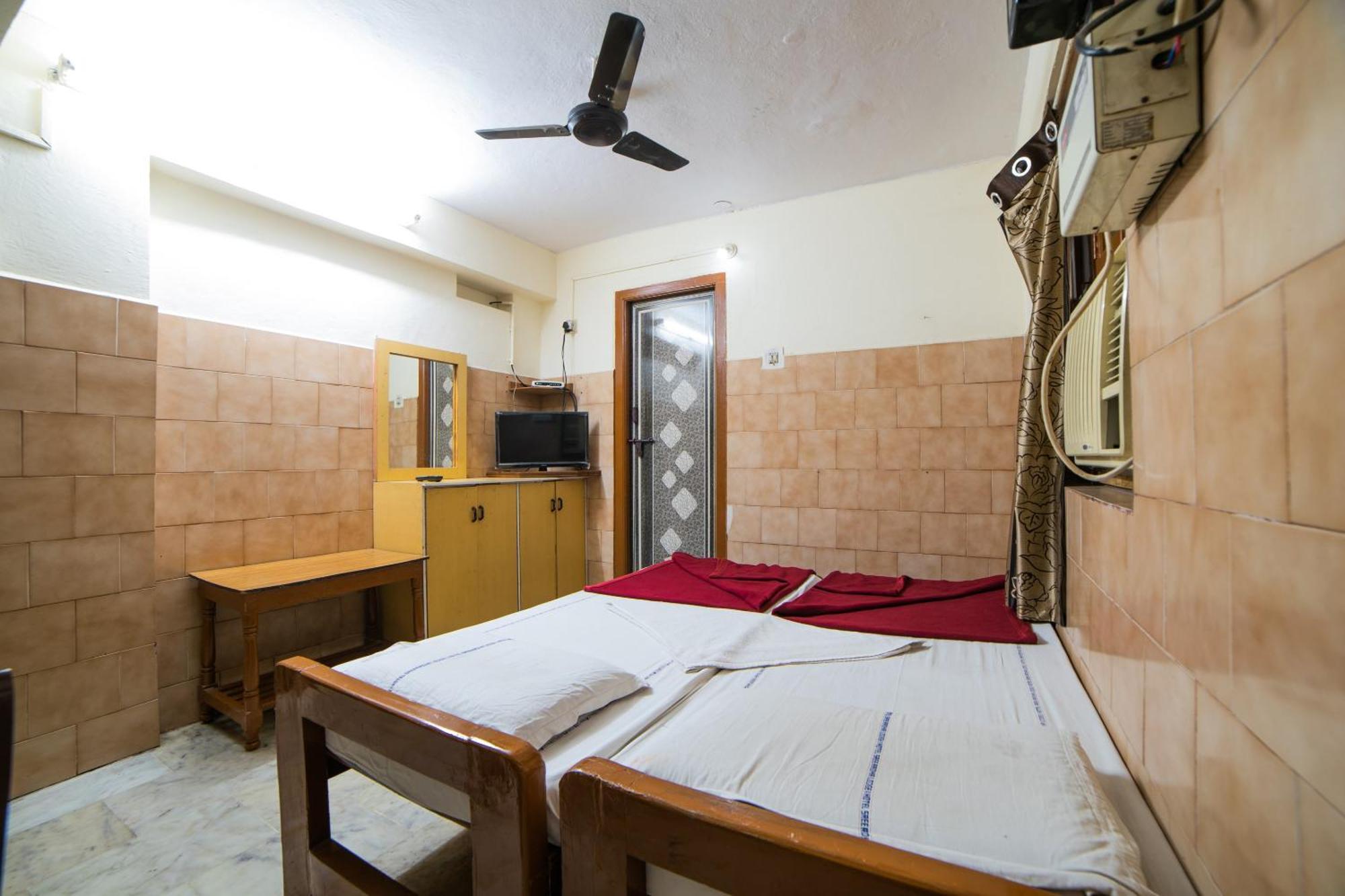 Hotel O Sree Radha Lodge Near Snow World Secunderabad Екстер'єр фото