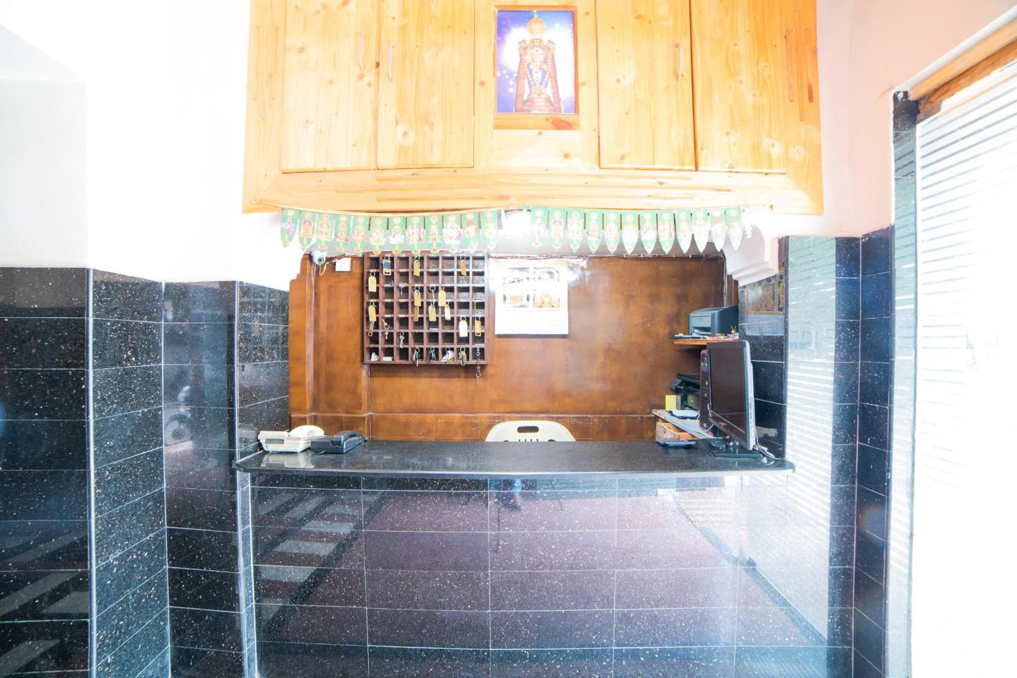 Hotel O Sree Radha Lodge Near Snow World Secunderabad Екстер'єр фото