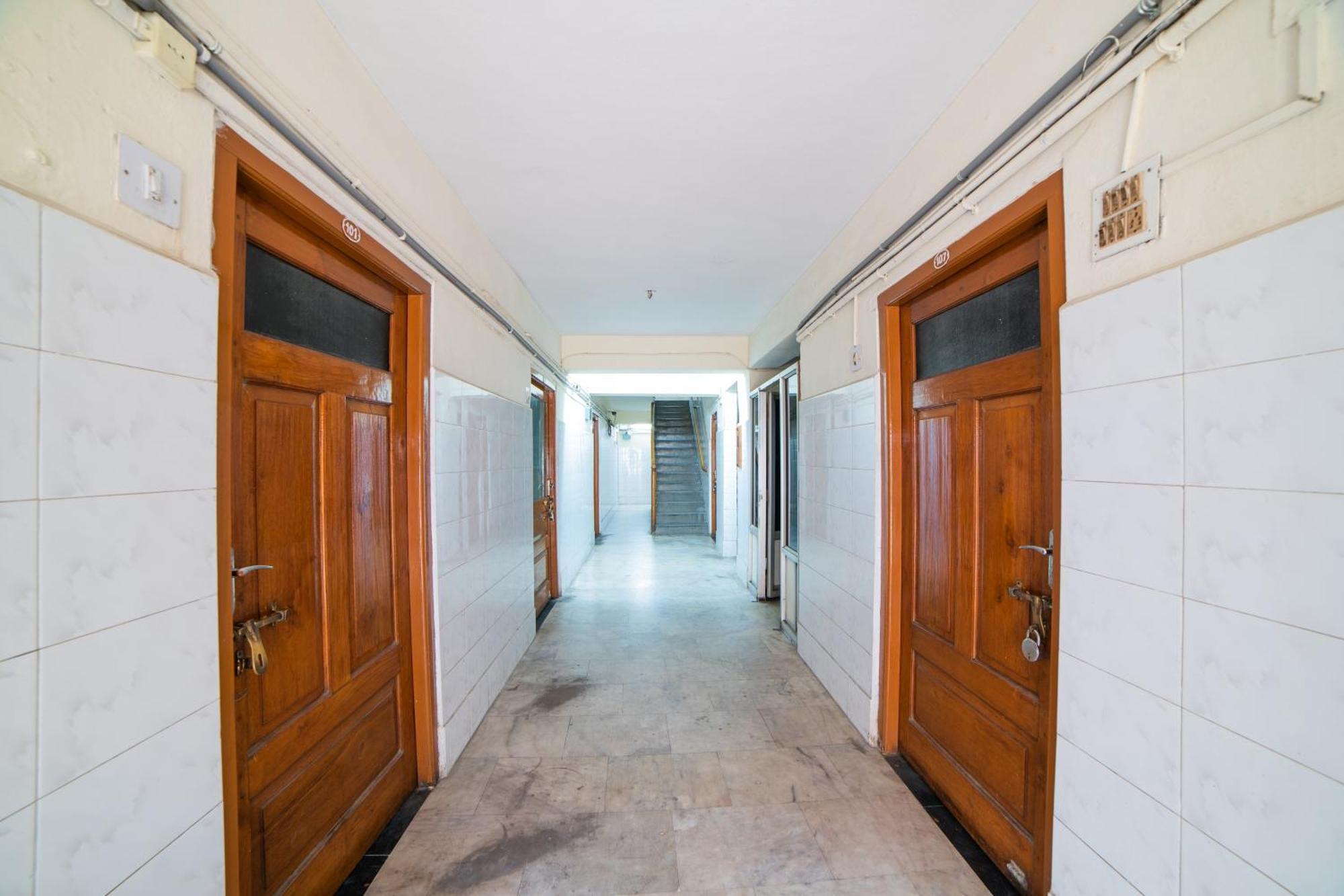 Hotel O Sree Radha Lodge Near Snow World Secunderabad Екстер'єр фото