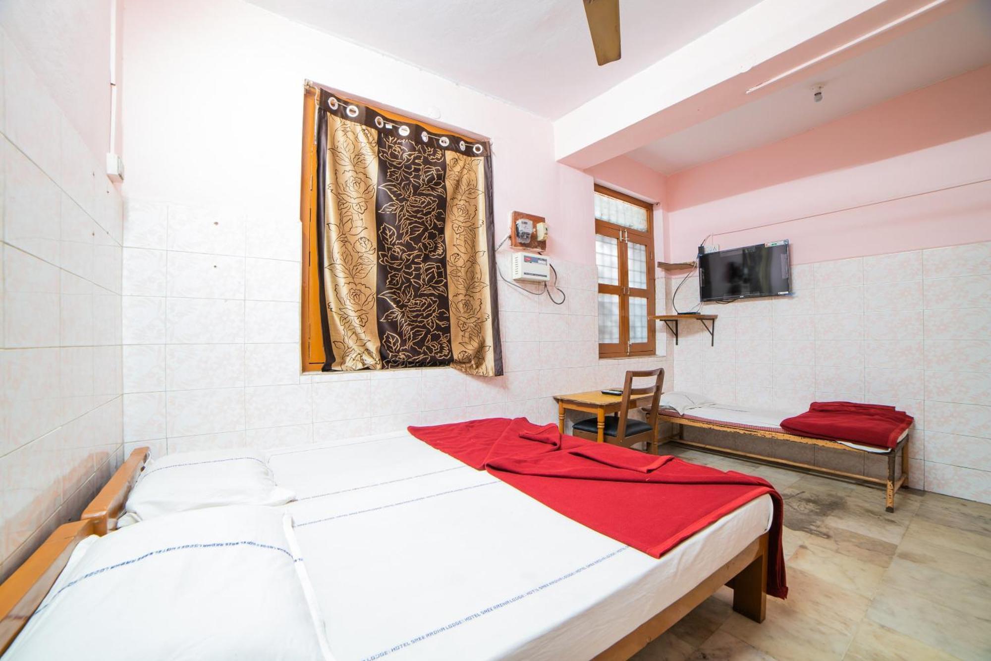 Hotel O Sree Radha Lodge Near Snow World Secunderabad Екстер'єр фото